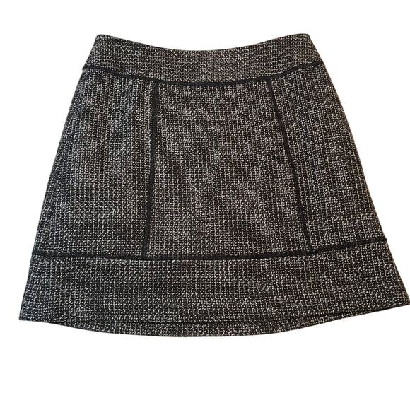 Halogen Dresses & Skirts - Halogen mini skirt tweed like wool blend lined exposed stitching & zipper Sz 6